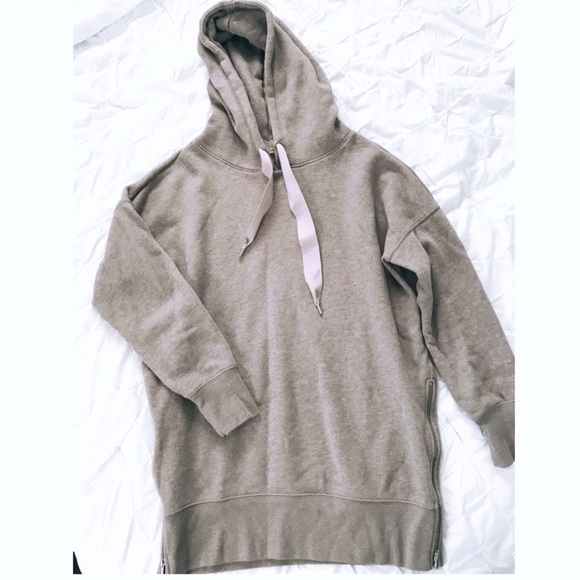 American Eagle Outfitters Tops - American Eagle hooded sweatshirt American Eagle Outfitters Tops - American Eagle hooded sweatshirt